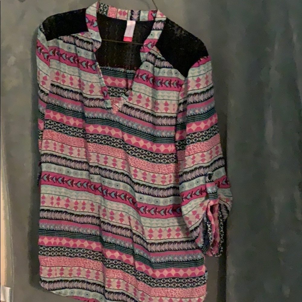 No boundaries patterned blouse